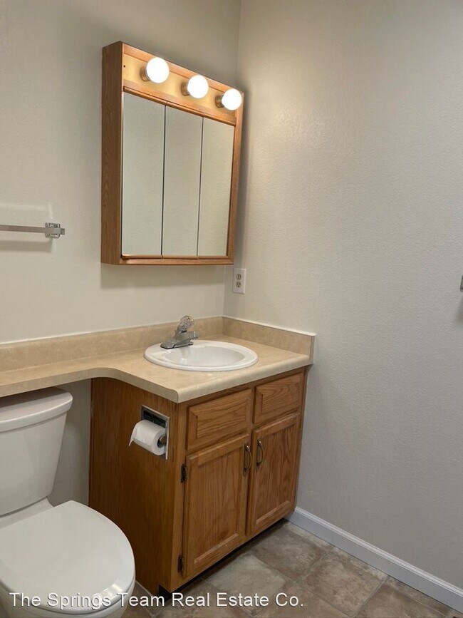 Building Photo - 2 br, 2 bath House - 82 Stovel Circle