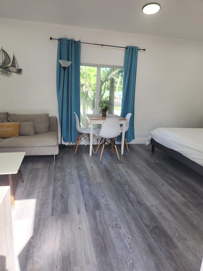 Building Photo - 1344 NE 16th Ave