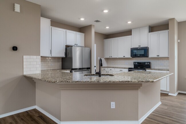 Building Photo - 120 Kat Garnet Dr