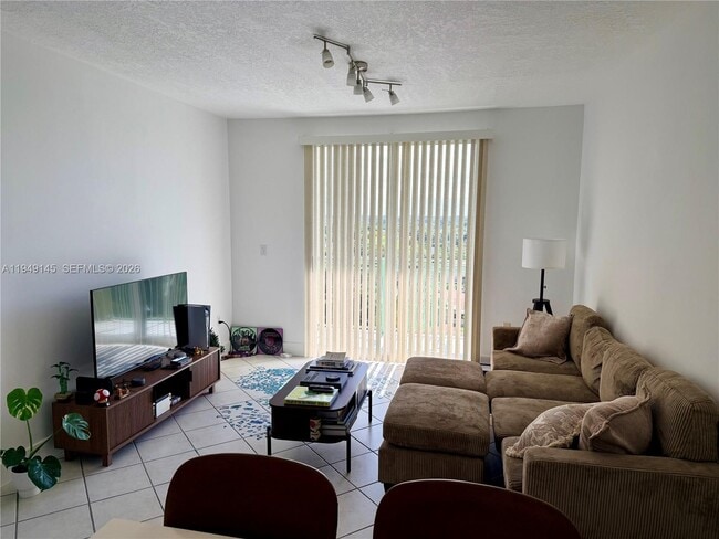 Building Photo - 3500 Coral Wy