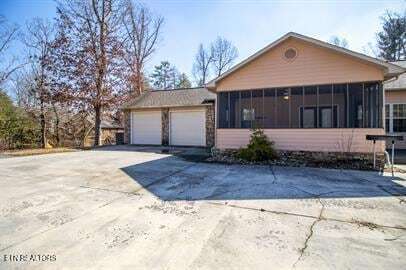 Building Photo - 306 White Cap Ln