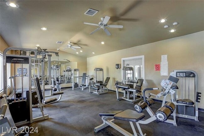 Building Photo - Gorgeous 1Bed/1Bath Condo located in The B...