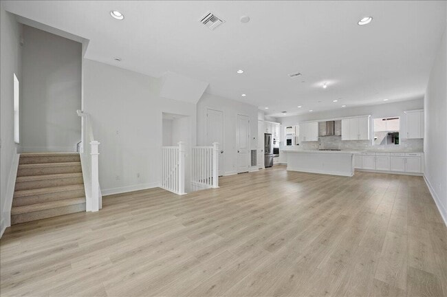 Building Photo - 5273 Beckman Ter