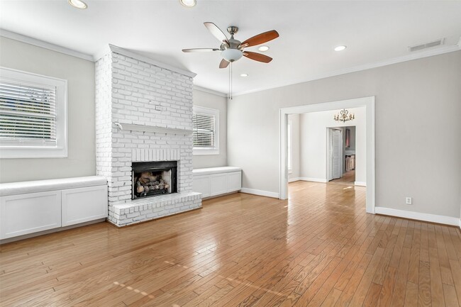 Building Photo - 5459 Miller Ave