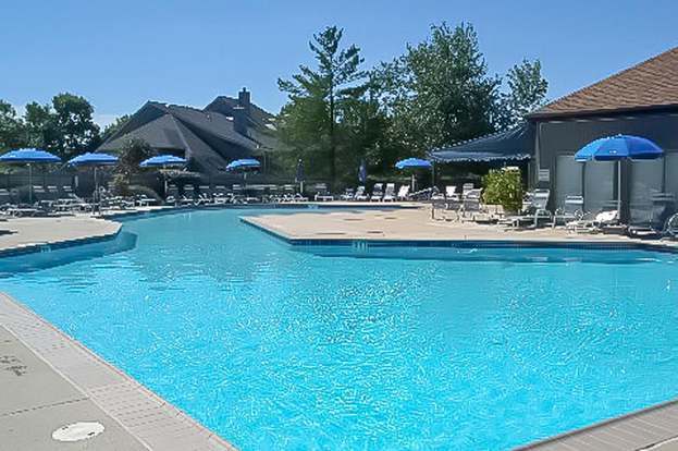 Building Photo - 425 Chanticleer