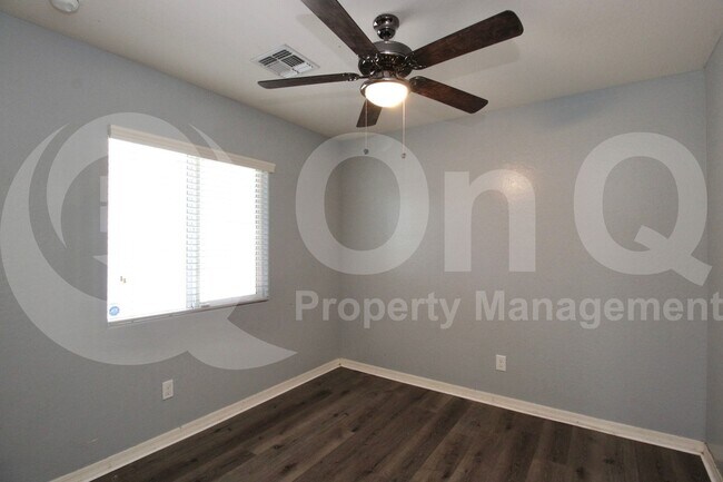 Building Photo - 5513 S 27th Dr
