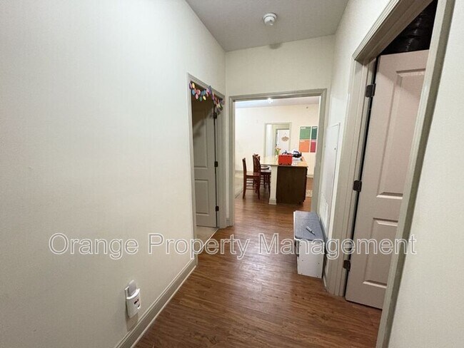 Building Photo - 203 Kelly Rd