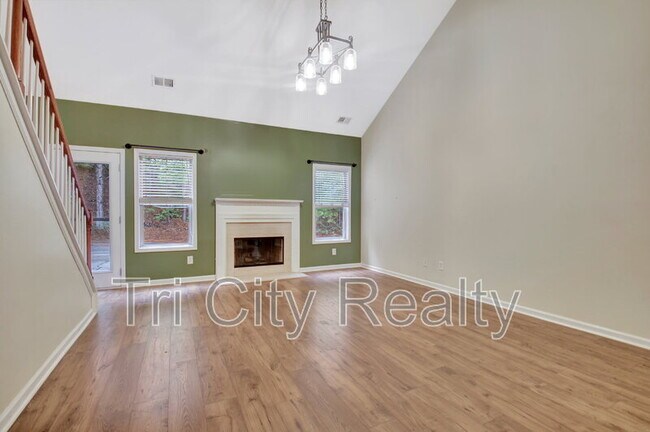 Building Photo - 113 Macalester Dr