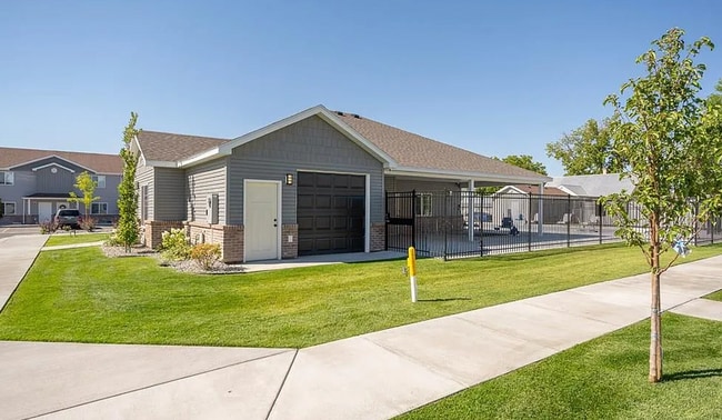 Building Photo - Modern 3-Bedroom Home with Resort-Style Amenities