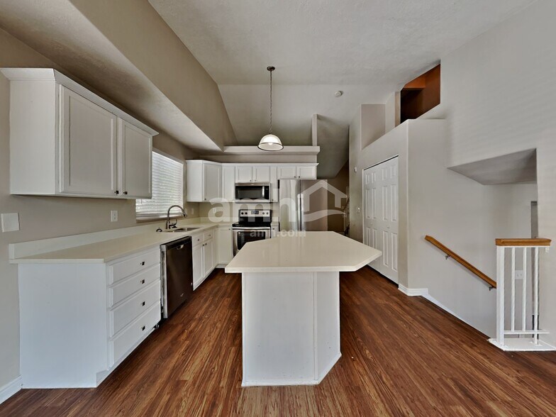Building Photo - 5521 W Stone Blf Wy