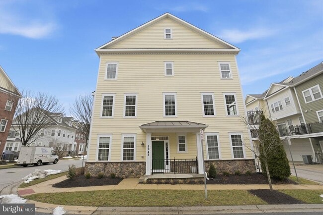 Building Photo - 5948 Logans Way