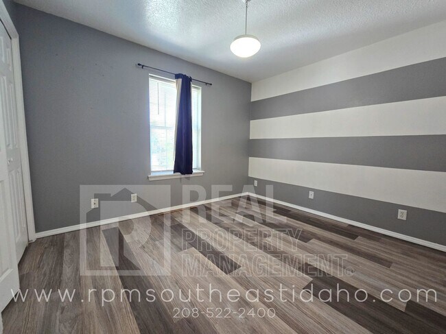 Building Photo - Spacious & Updated 4 Bedroom, 3 Bathroom Twin Home in Ammon (Idaho Falls) for Rent by Real Proper...