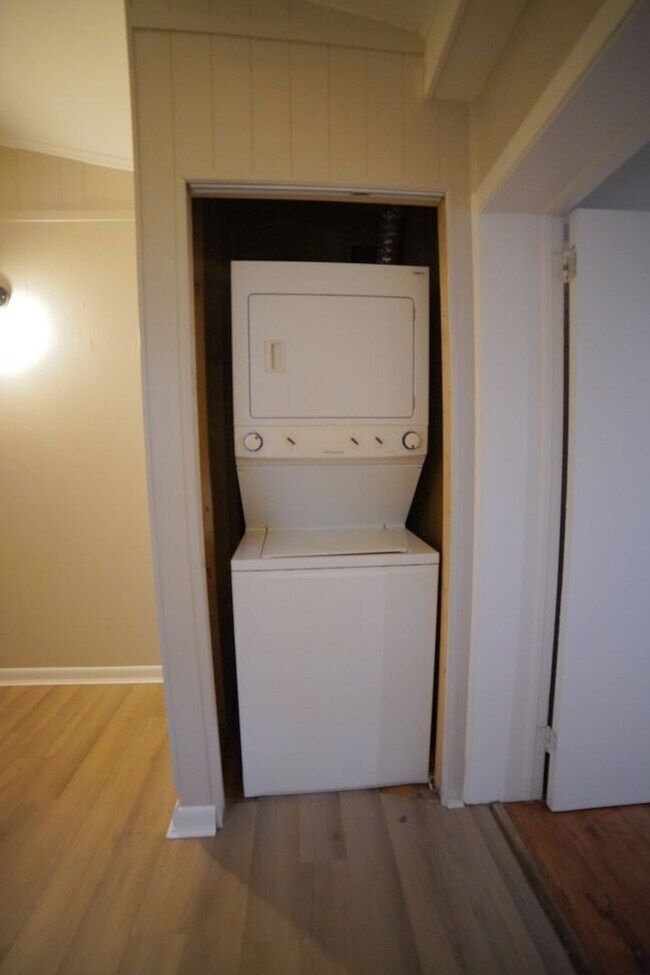 Building Photo - Cozy 3 bedroom 2 bath home