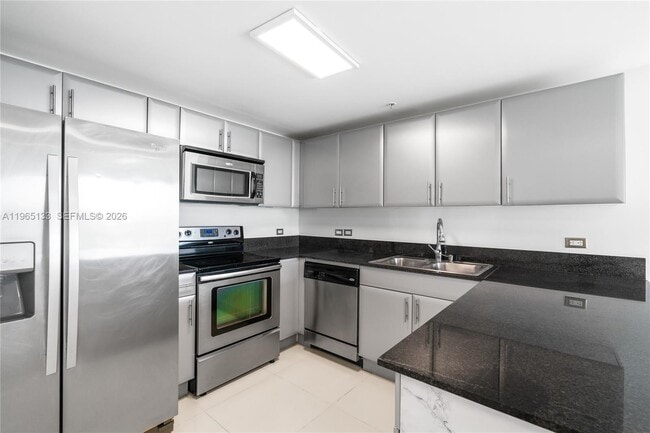 Building Photo - 1861 NW S River Dr