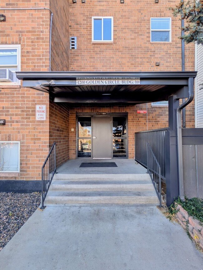 Building Photo - Golden