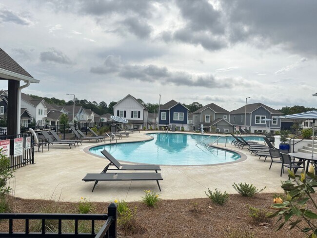 Building Photo - 3BR/3BA For Rent