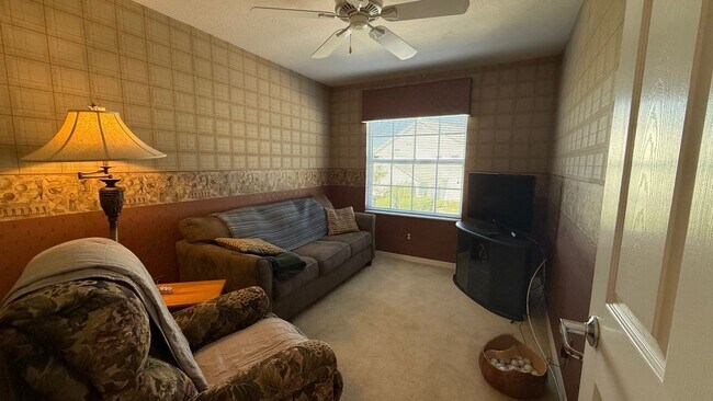 Building Photo - 6632 Pineview Terrace