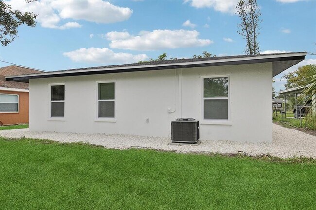 Building Photo - 3530 Goodrich Ave