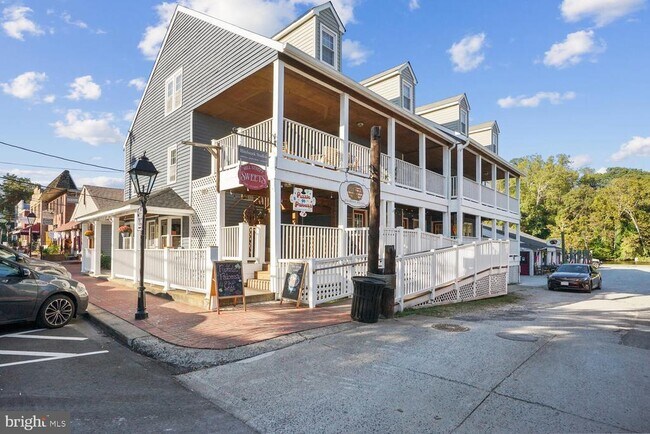 Building Photo - 1555 Rivertown Pl