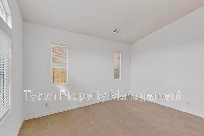 Building Photo - 4740 Jessica Dr NE