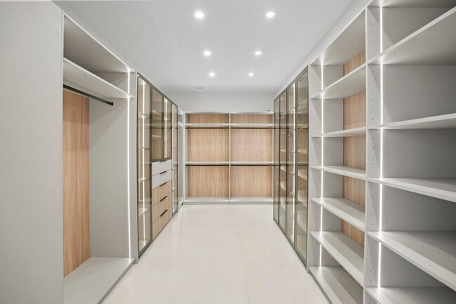 Building Photo - 3201 E Stonebrook Cir