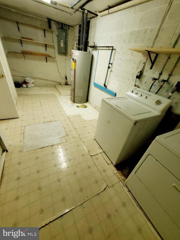 Building Photo - 16 Craftsman Ct