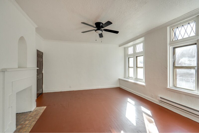 Building Photo - 2828 S Moreland Blvd