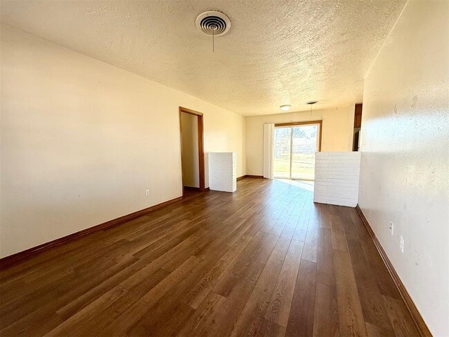 Building Photo - 1412 W Hayes St