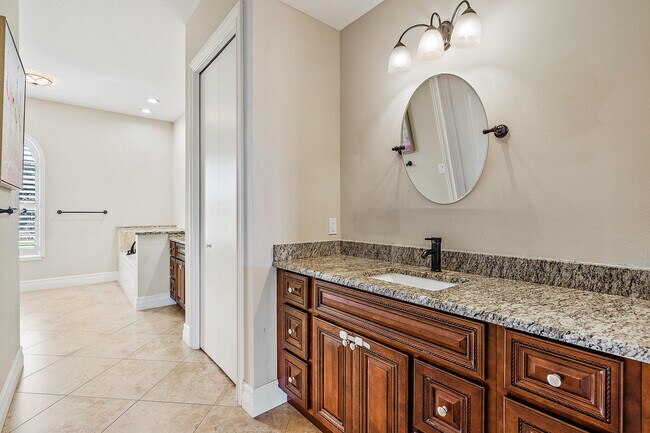 Building Photo - 703 Ramie Ct