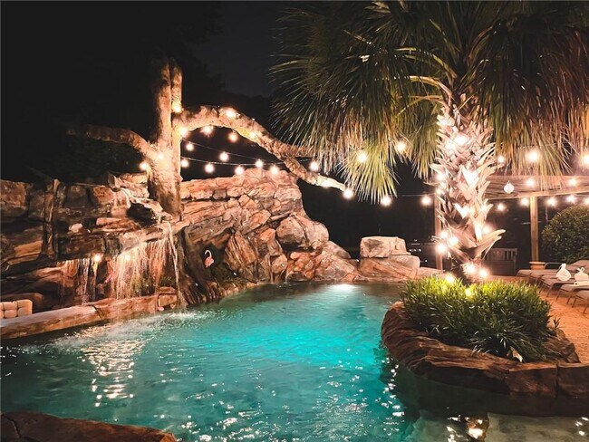 Primary Photo - 1679 Rangewood Dr SW