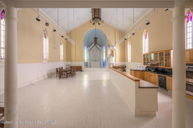 Building Photo - 428 State St