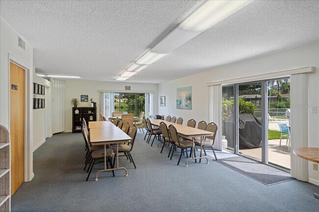 Building Photo - 1749 S Highland Ave