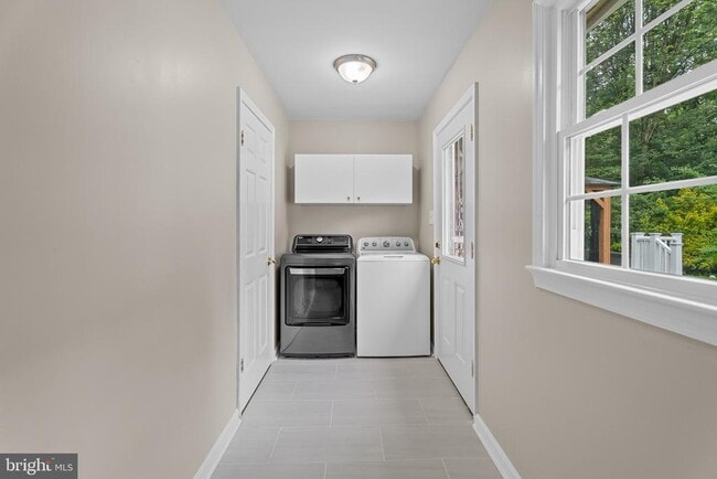 Building Photo - 16632 S Westland Dr