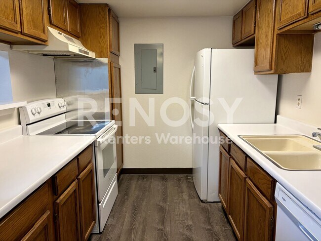 Building Photo - 3 Bed 2 Bath Condo | Aurora, CO | AVAILABLE NOW
