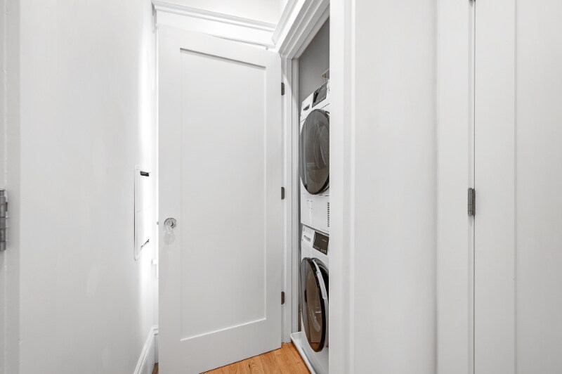 Building Photo - 30 E Main St