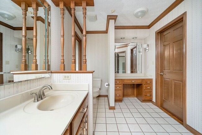 Building Photo - Beautiful Wooded Lot