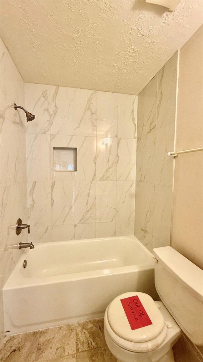 Building Photo - 18 Dellforest Ct