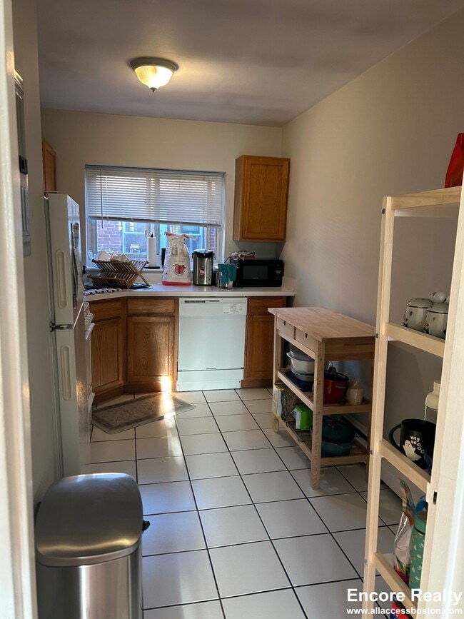 Building Photo - 61 Selkirk Rd