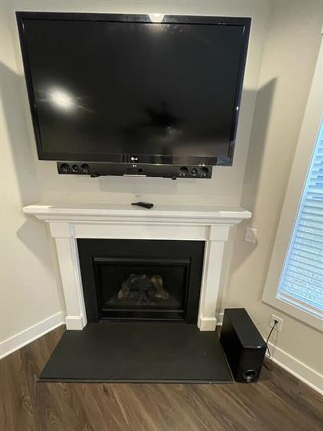 Building Photo - Spacious - Close to Downtown Greenville 3/2.5 Available April 1st