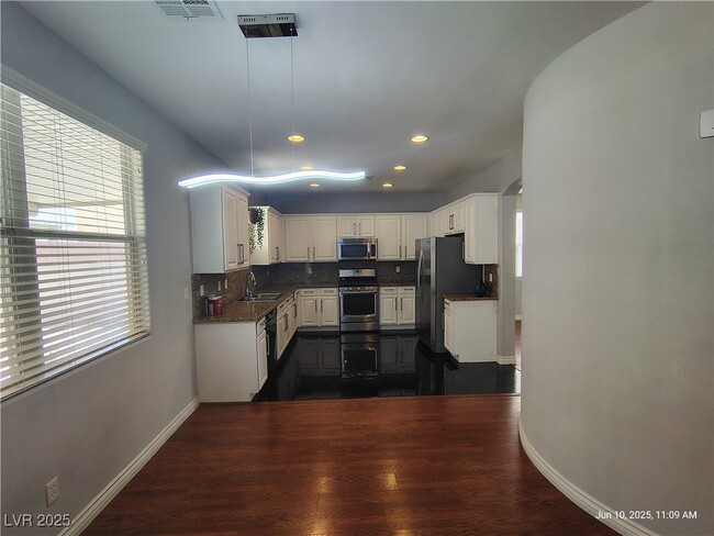 Building Photo - 7166 Clear Range Ave