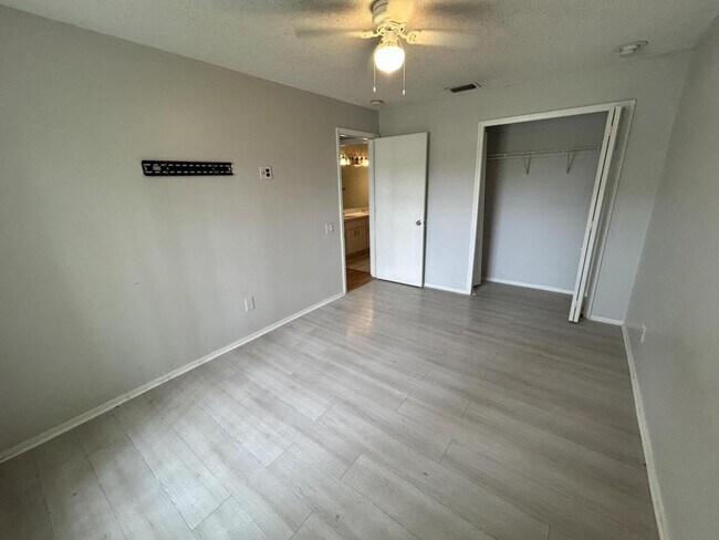 Building Photo - 12436 Dawn Vista Dr