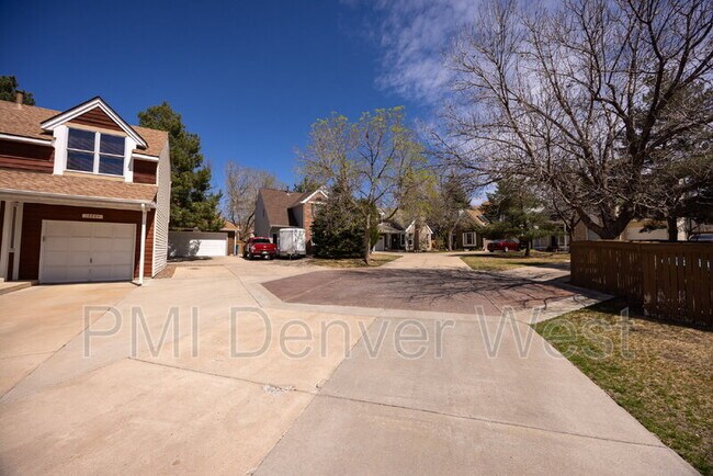 Building Photo - 16821 E Hialeah Ave