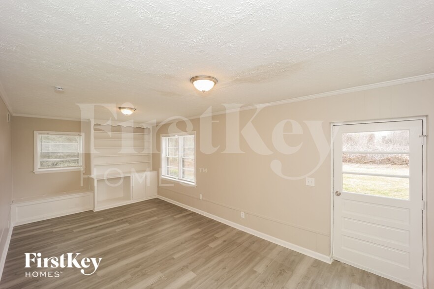 Building Photo - 347 Judy Dr