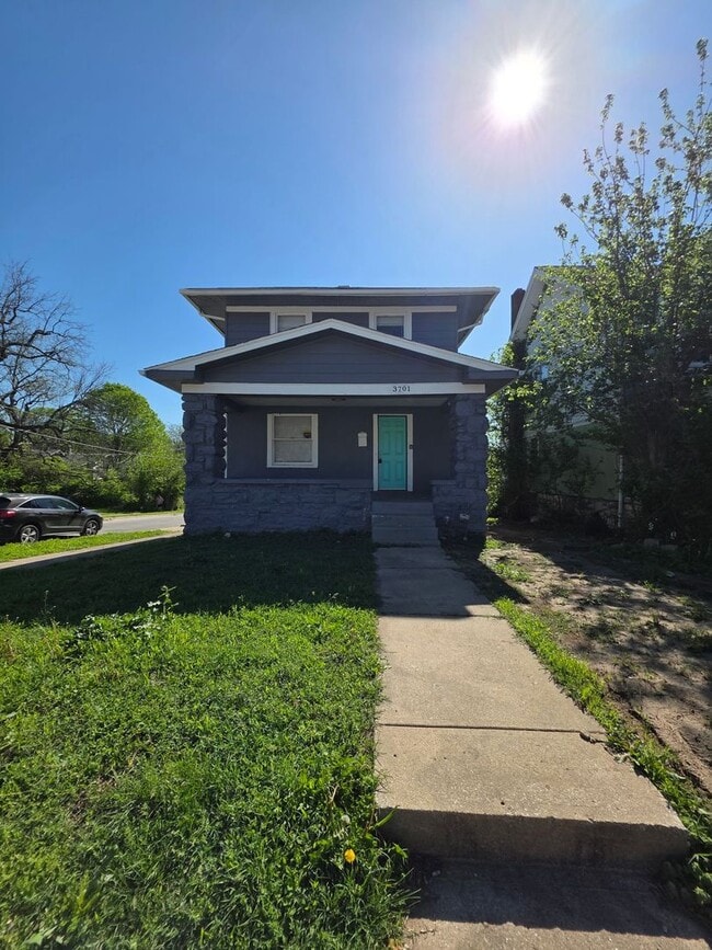 Building Photo - Charming 4 Bedroom, 2 Bath Home with Character & Space