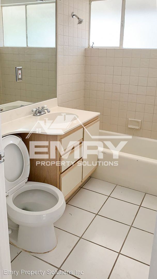 Building Photo - 3 br, 2 bath House - 71812 Magnesia Falls ...