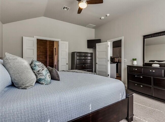 Building Photo - 10704 NW 32nd St