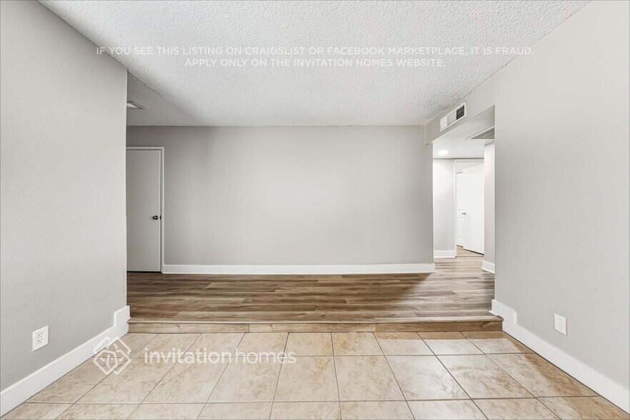 Building Photo - 11219 N 41st Ave