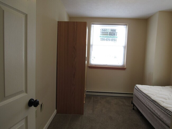 Building Photo - 1100 RES