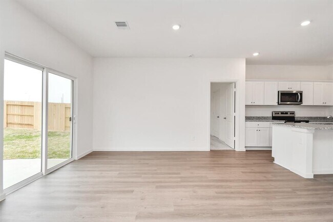 Building Photo - 5903 Grantgrala Dr