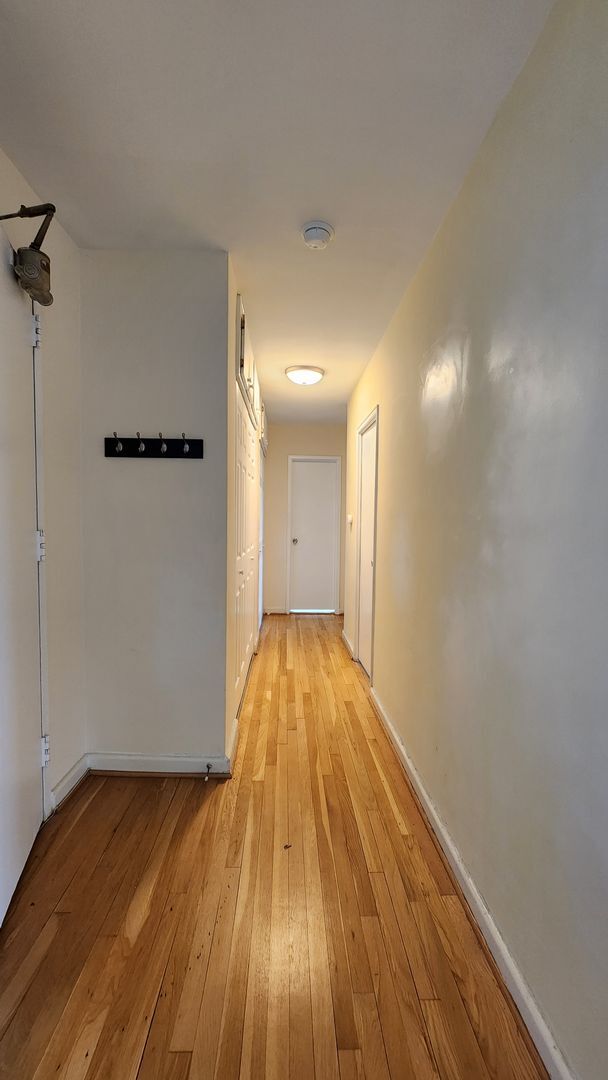 Building Photo - Utilities Included! Parking! Near Pentagon City Metro!
